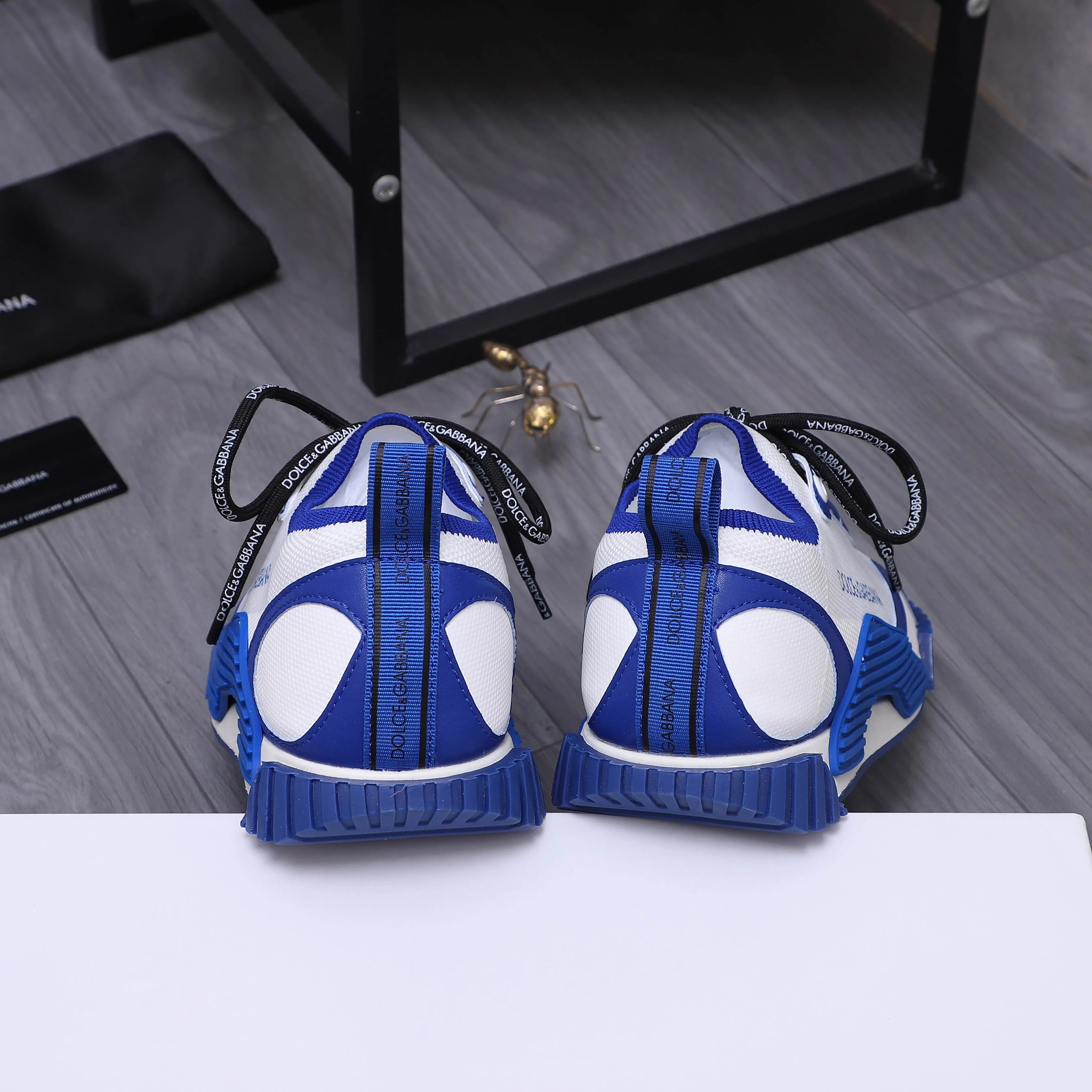Men's shoes💰442 Product trademark: DG (Dolce & Gabbana) couple's casual shoes Regular size: 35-46 Product materials: Selected cowhide stitching fly woven upper, cowhide insole, original outsole